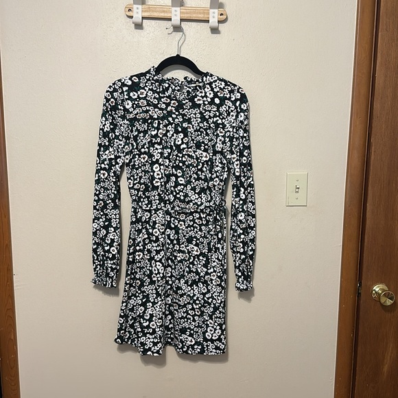 Boden Easy Yoke Mini‎ Jersey Dress in Black, Petal Blossom Size 4 - Picture 6 of 12